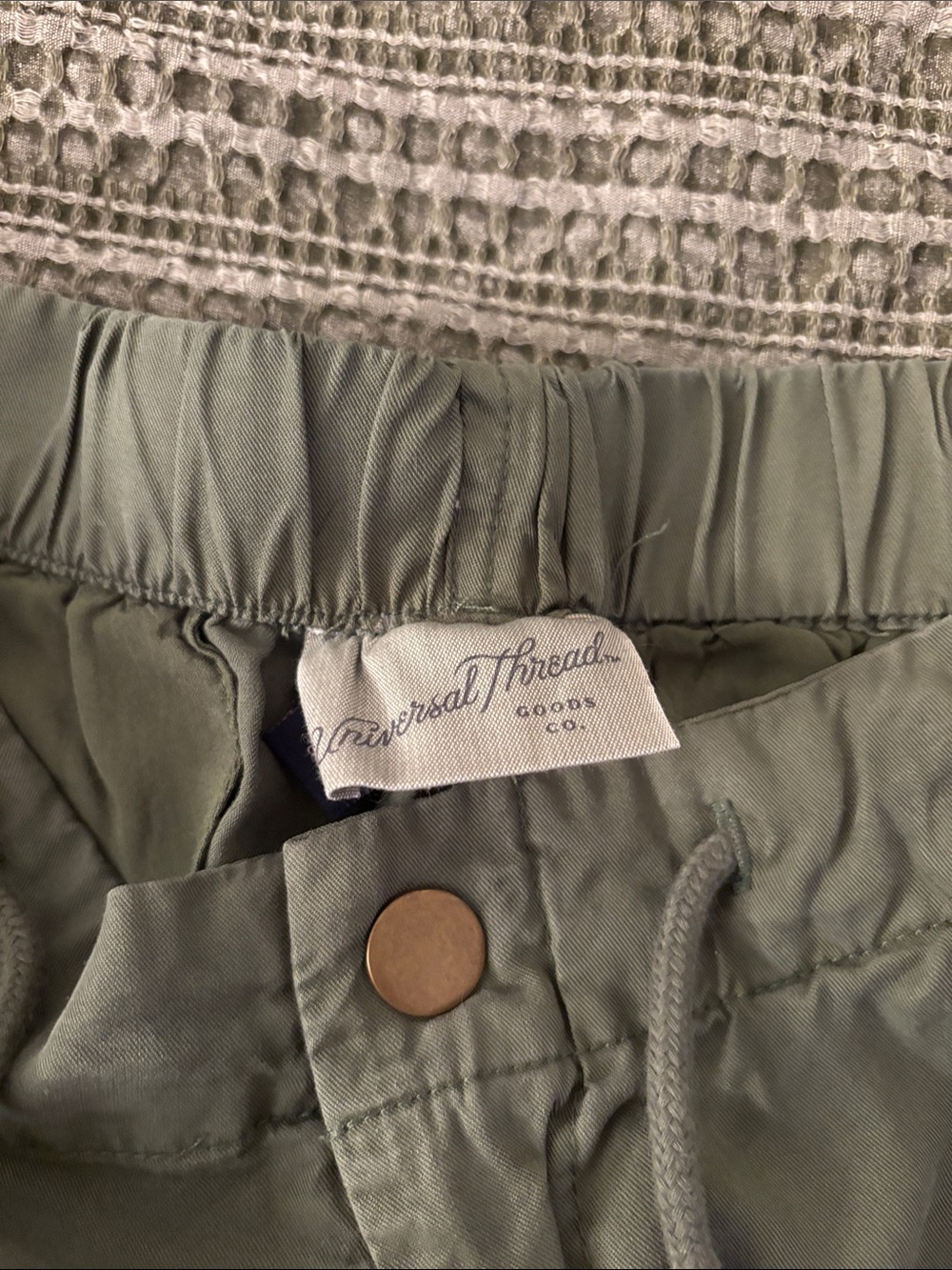 Universal Thread Olive Green Cargo Pants with Drawstring Waist - Picture 2 of 7